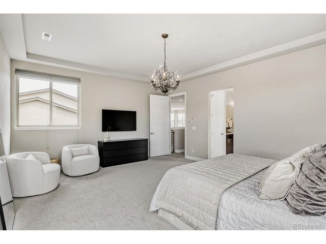 10491 N Sky Dr, Lone Tree, CO 80124