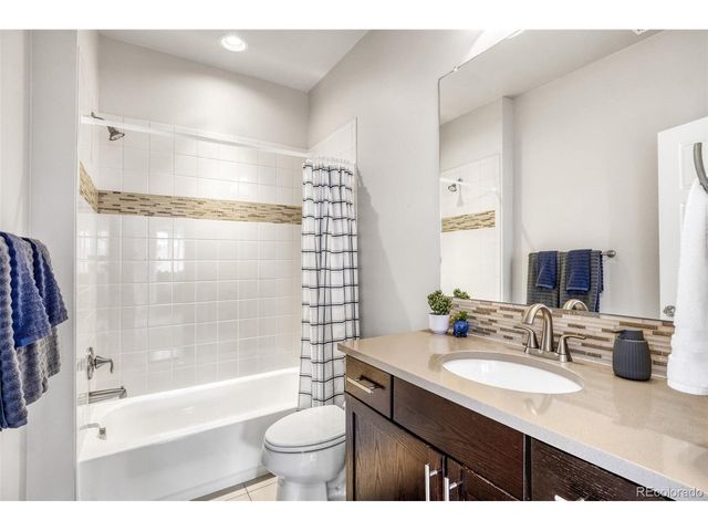 10491 N Sky Dr, Lone Tree, CO 80124