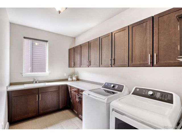 10491 N Sky Dr, Lone Tree, CO 80124