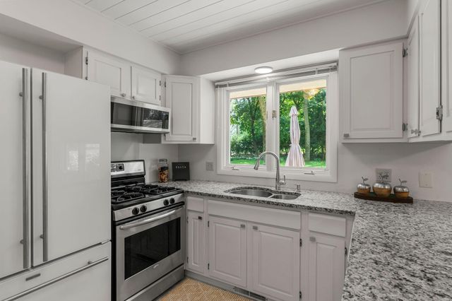 14641 Crestview Lane, Minnetonka, MN 55345