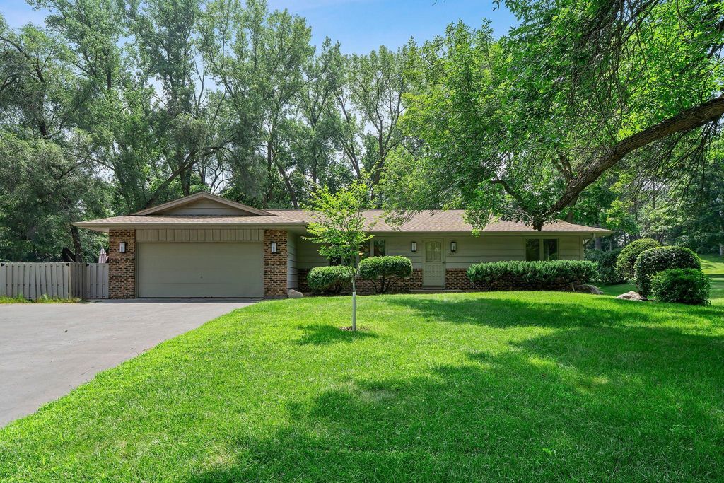 14641 Crestview Lane, Minnetonka, MN 55345