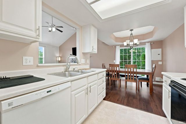 5521 Thornbriar Lane, Fort Wayne, IN 46835