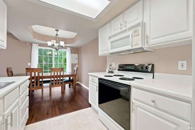 5521 Thornbriar Lane, Fort Wayne, IN 46835