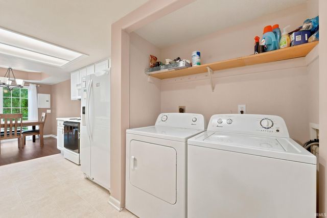 5521 Thornbriar Lane, Fort Wayne, IN 46835