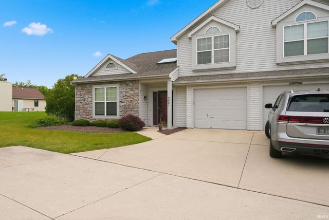 5521 Thornbriar Lane, Fort Wayne, IN 46835