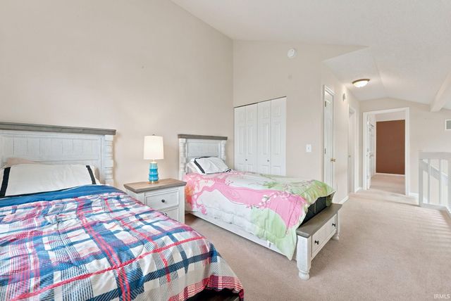 5521 Thornbriar Lane, Fort Wayne, IN 46835