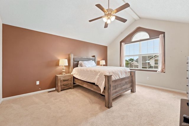 5521 Thornbriar Lane, Fort Wayne, IN 46835
