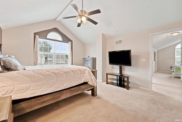 5521 Thornbriar Lane, Fort Wayne, IN 46835