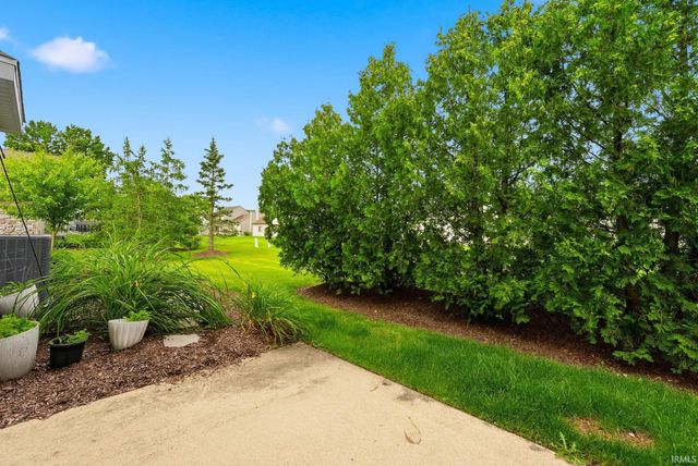 5521 Thornbriar Lane, Fort Wayne, IN 46835