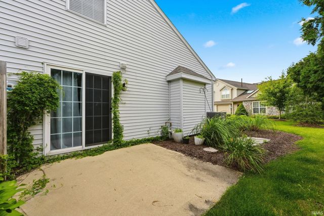 5521 Thornbriar Lane, Fort Wayne, IN 46835