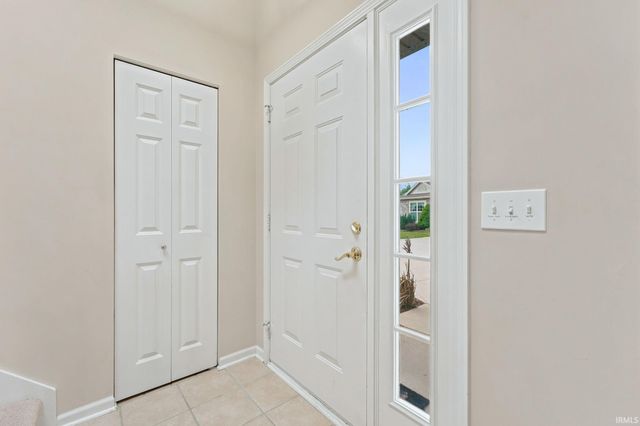 5521 Thornbriar Lane, Fort Wayne, IN 46835