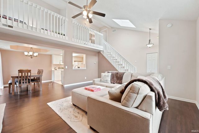 5521 Thornbriar Lane, Fort Wayne, IN 46835