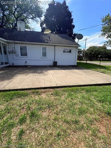 34652 Parkgrove Avenue, Westland, MI 48185