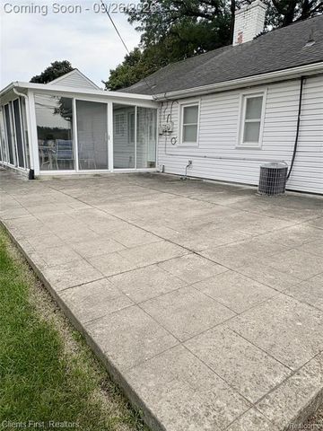 34652 Parkgrove Avenue, Westland, MI 48185