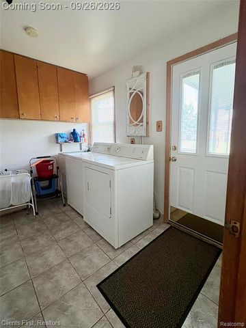 34652 Parkgrove Avenue, Westland, MI 48185