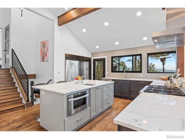 93 Hawk Lane, Boulder, CO 80304