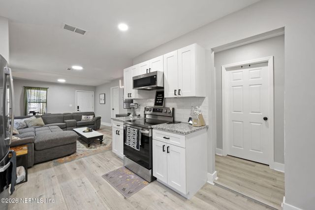 550 E 63RD Street, Jacksonville, FL 32208