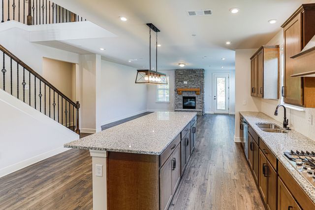 5032 Ozment Dr, Nolensville, TN 37135