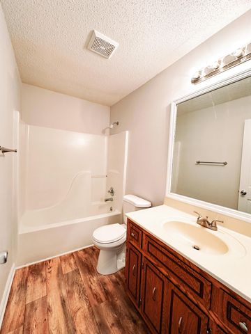 108 Ballygar St Apt E, Clarksville, TN 37043