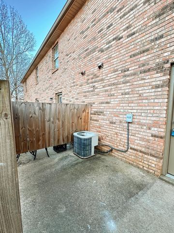 108 Ballygar St Apt E, Clarksville, TN 37043