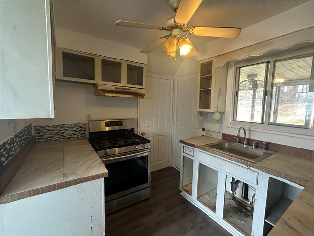 203 Rodilin Dr, Penn Hills, PA 15235