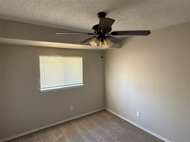 2805 W Ferndale Lane, Grand Prairie, TX 75052