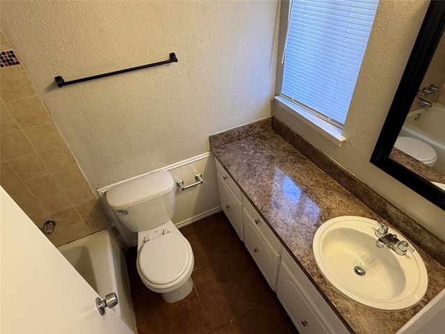 2805 W Ferndale Lane, Grand Prairie, TX 75052