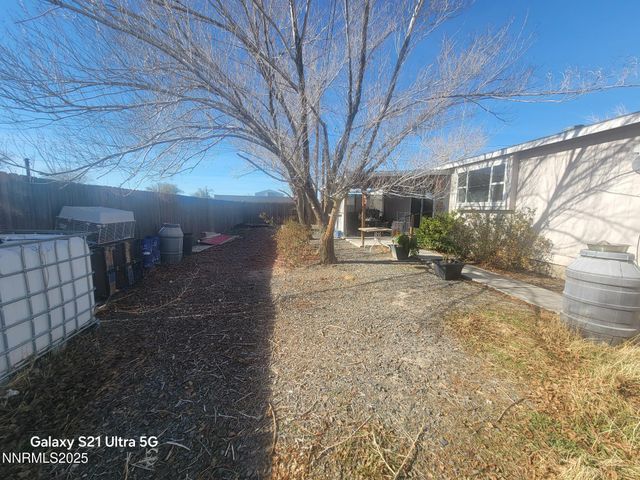 2825 Winnemucca St, Silver Springs, NV 89429