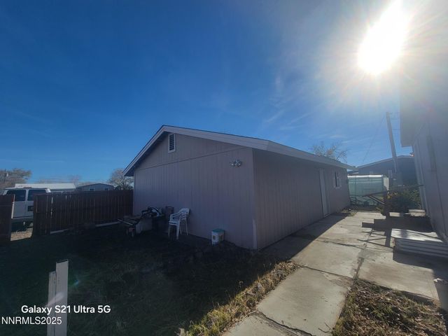 2825 Winnemucca St, Silver Springs, NV 89429