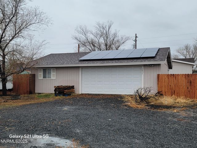 2825 Winnemucca St, Silver Springs, NV 89429