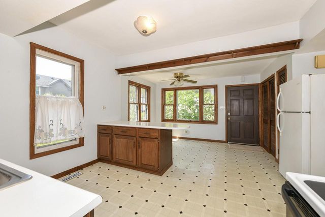 501 E Otjen STREET, Milwaukee, WI 53207