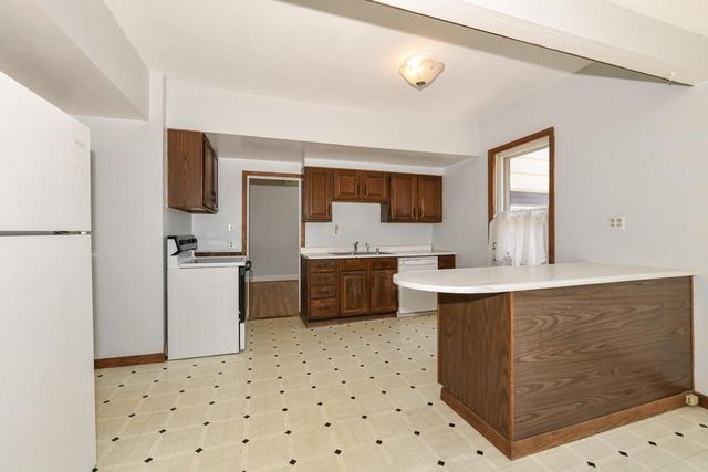 501 E Otjen STREET, Milwaukee, WI 53207