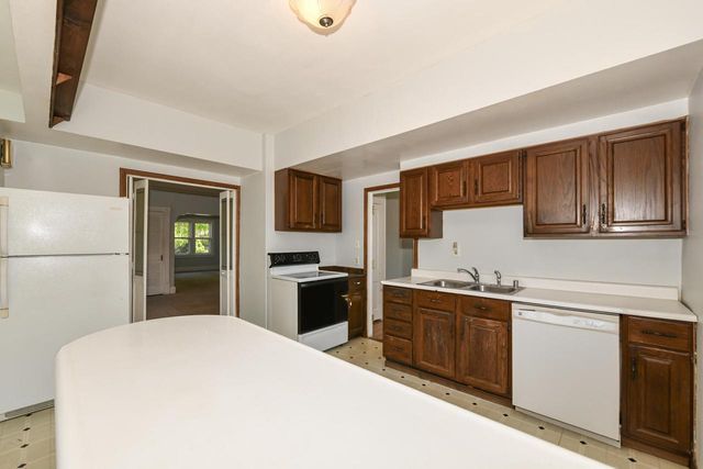 501 E Otjen STREET, Milwaukee, WI 53207