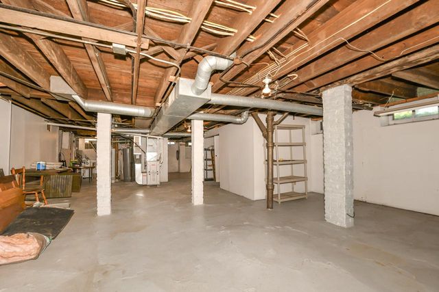 501 E Otjen STREET, Milwaukee, WI 53207