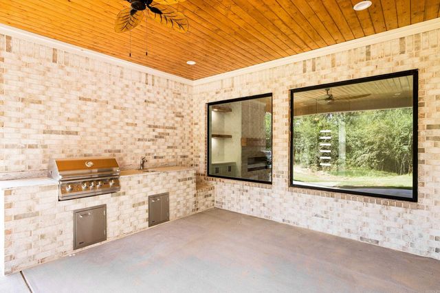 8024 CREEK ROCK Cove, Alexander, AR 72002