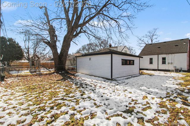 3131 McKinley Street, Dearborn, MI 48124
