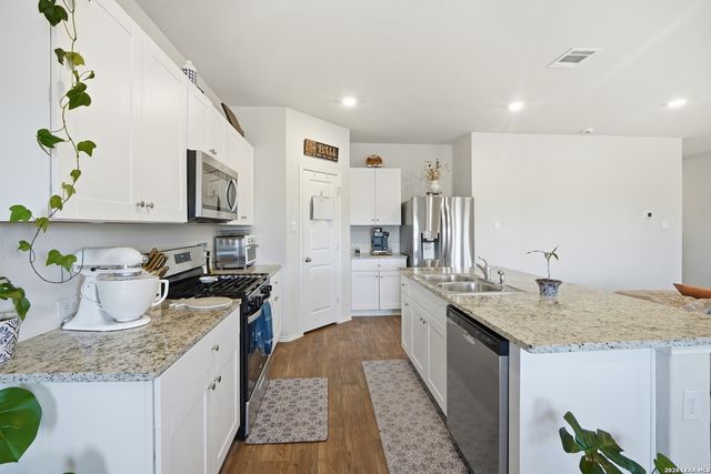 4819 Vogesite Path, San Antonio, TX 78253