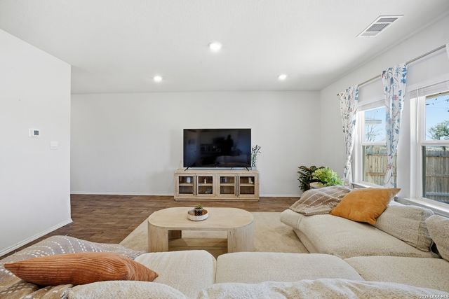 4819 Vogesite Path, San Antonio, TX 78253