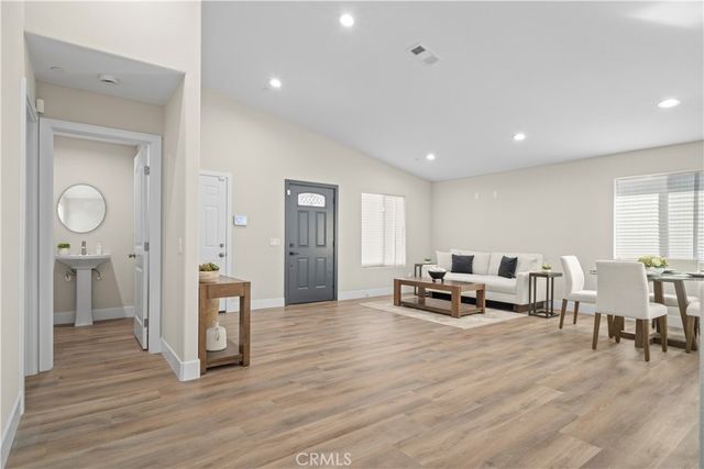 336 E Mead, San Jacinto, CA 92583