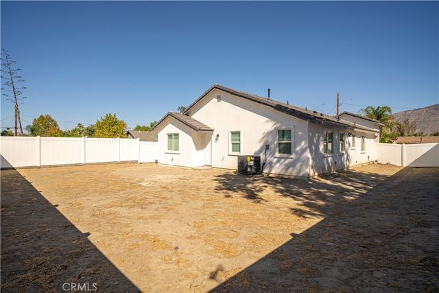336 E Mead, San Jacinto, CA 92583