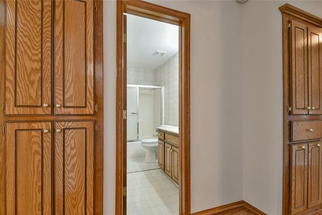 1401 NE 11 Street, Moore, OK 73160