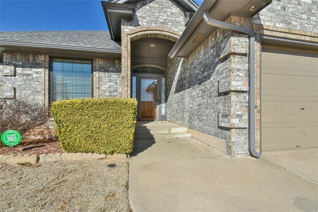 1401 NE 11 Street, Moore, OK 73160