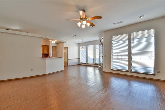 1401 NE 11 Street, Moore, OK 73160