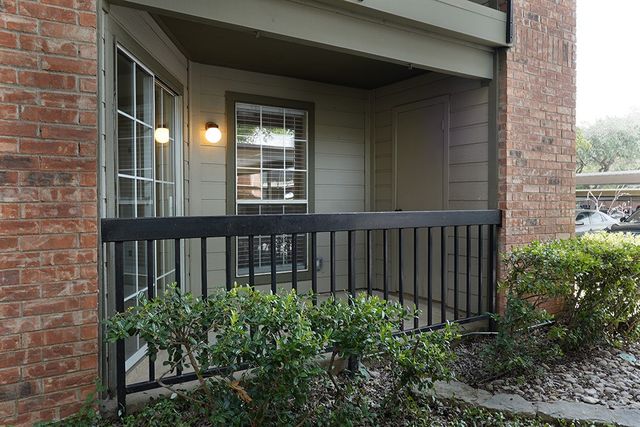18333 Roehampton Drive 417, Dallas, TX 75252
