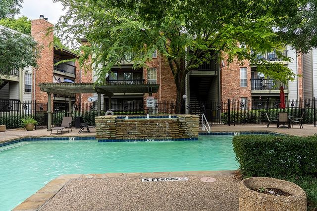 18333 Roehampton Drive 417, Dallas, TX 75252