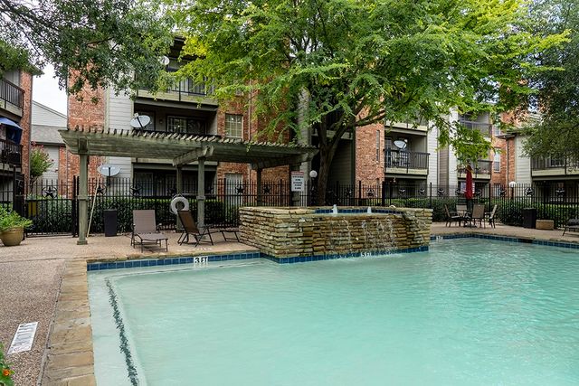 18333 Roehampton Drive 417, Dallas, TX 75252