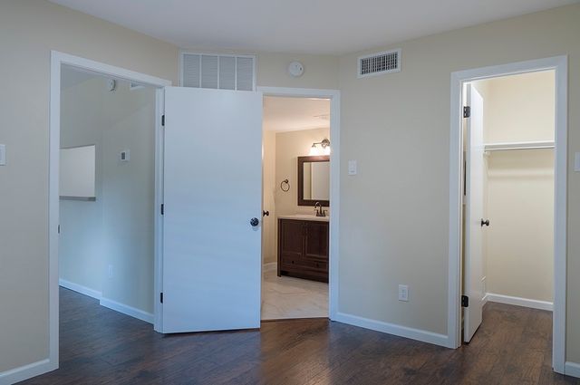 18333 Roehampton Drive 417, Dallas, TX 75252
