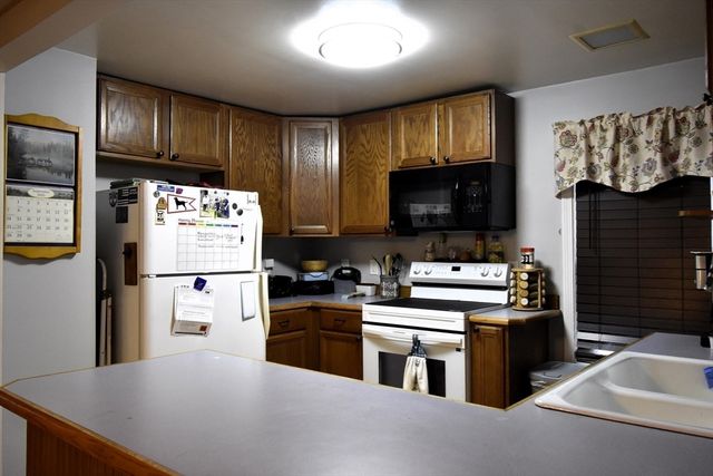 3 Elm Street, Oxford, MA 01540