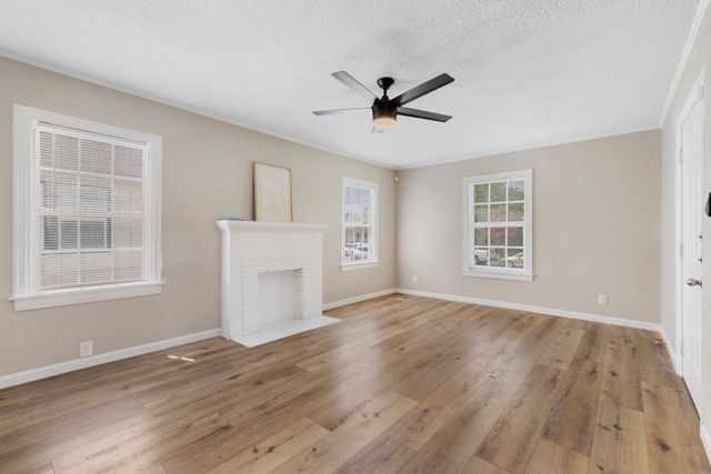 718 Genoa Avenue, Dallas, TX 75216