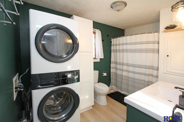 1300 Nelson Street, Lincoln, NE 68521